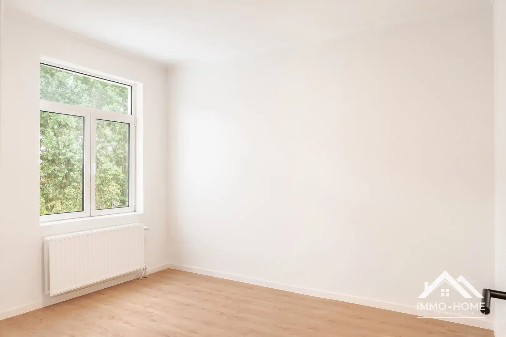 Ruime gerenoveerde burgerwoning !! foto 24