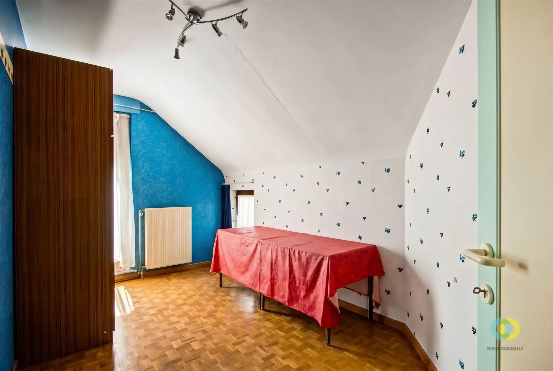 Ruime villa met 4 slaapkamers, bureau en garage   foto 18