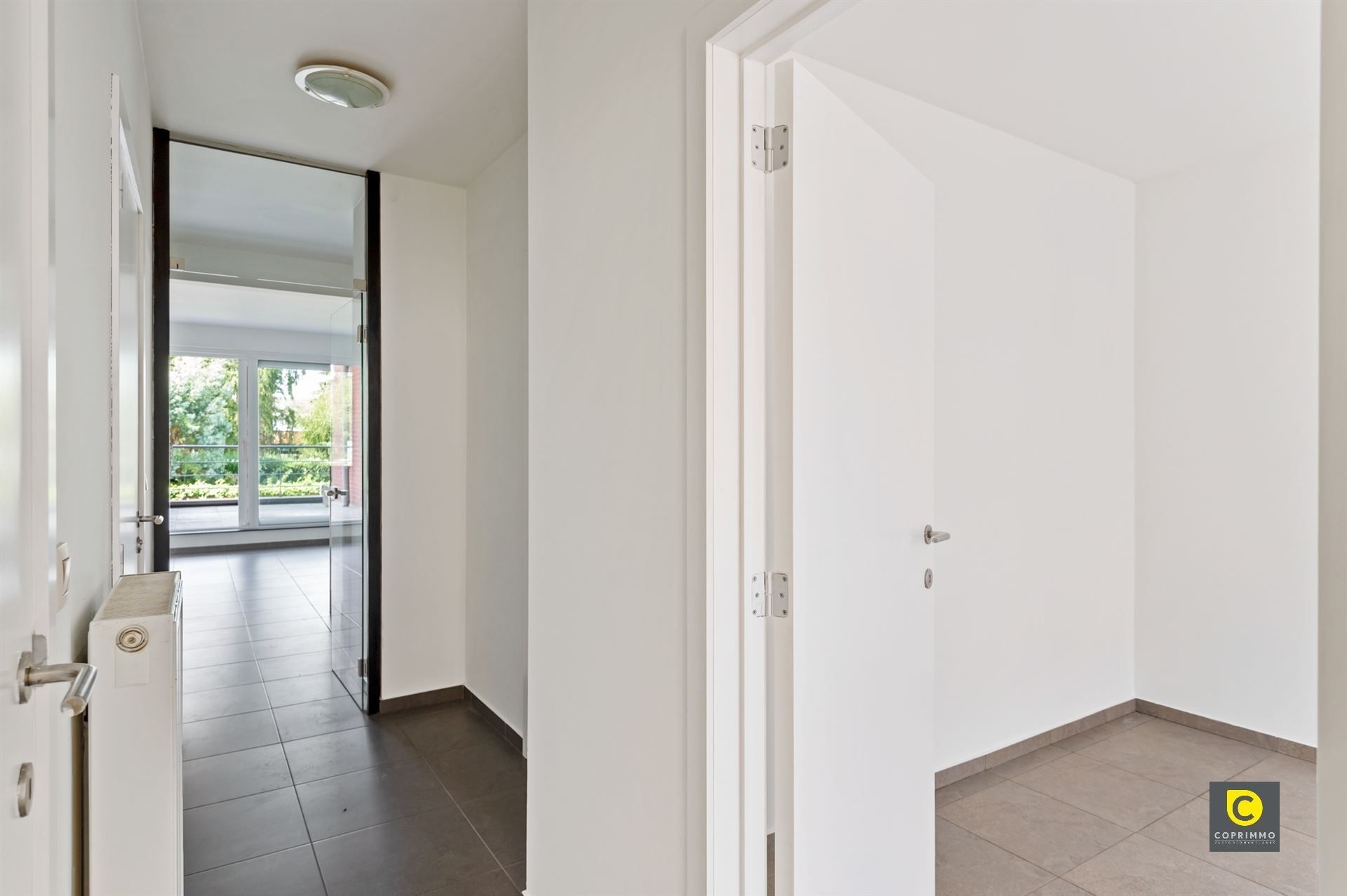 Appartement met terras+tuin en autostaanplaats foto 14