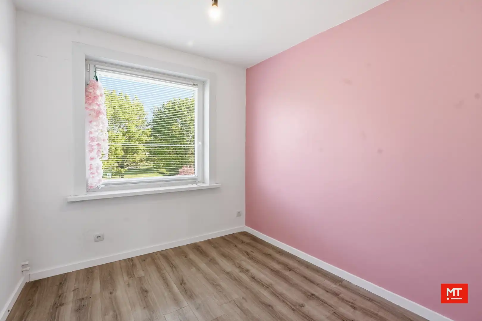 Instapklare, energiezuinige woning met 3 slaapkamers, tuin en garage te koop in een rustige wijk te Zonnebeke foto 9