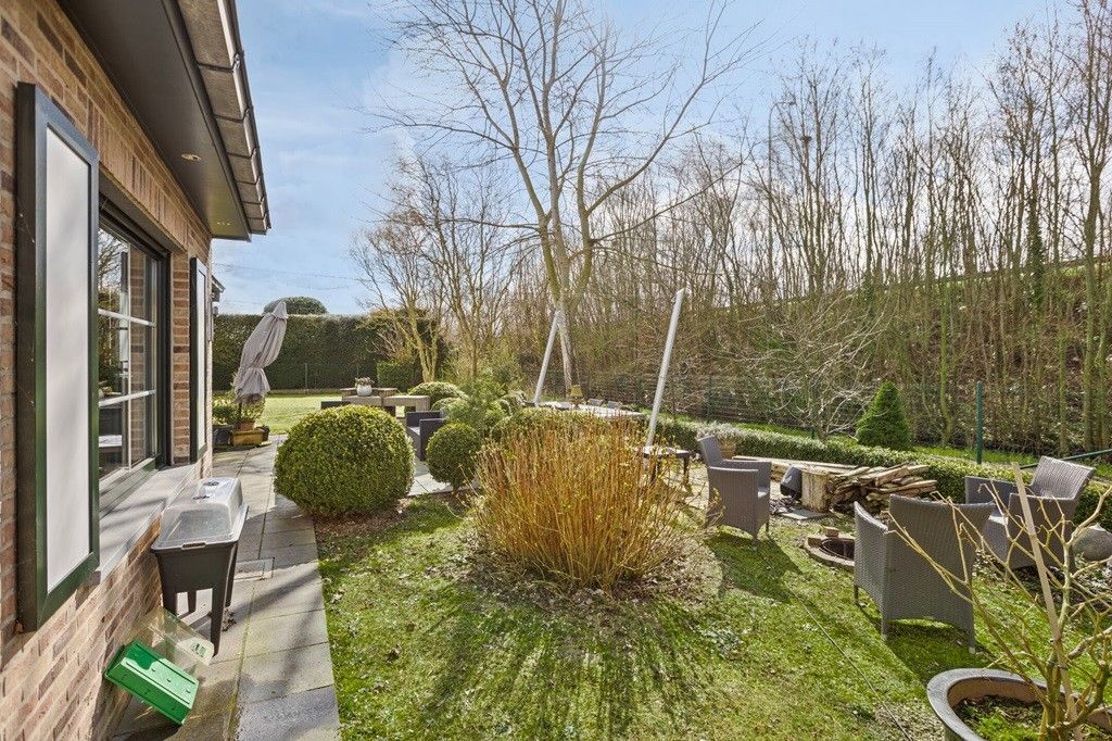 VEURNE: Stijlvolle en tijdloze villa in residentiële wijk met 4 slpks (waarvan 1 glvl.), 2 badk., dubbele garage en zonnige inplanting op 1.034m² grondopp. foto 18