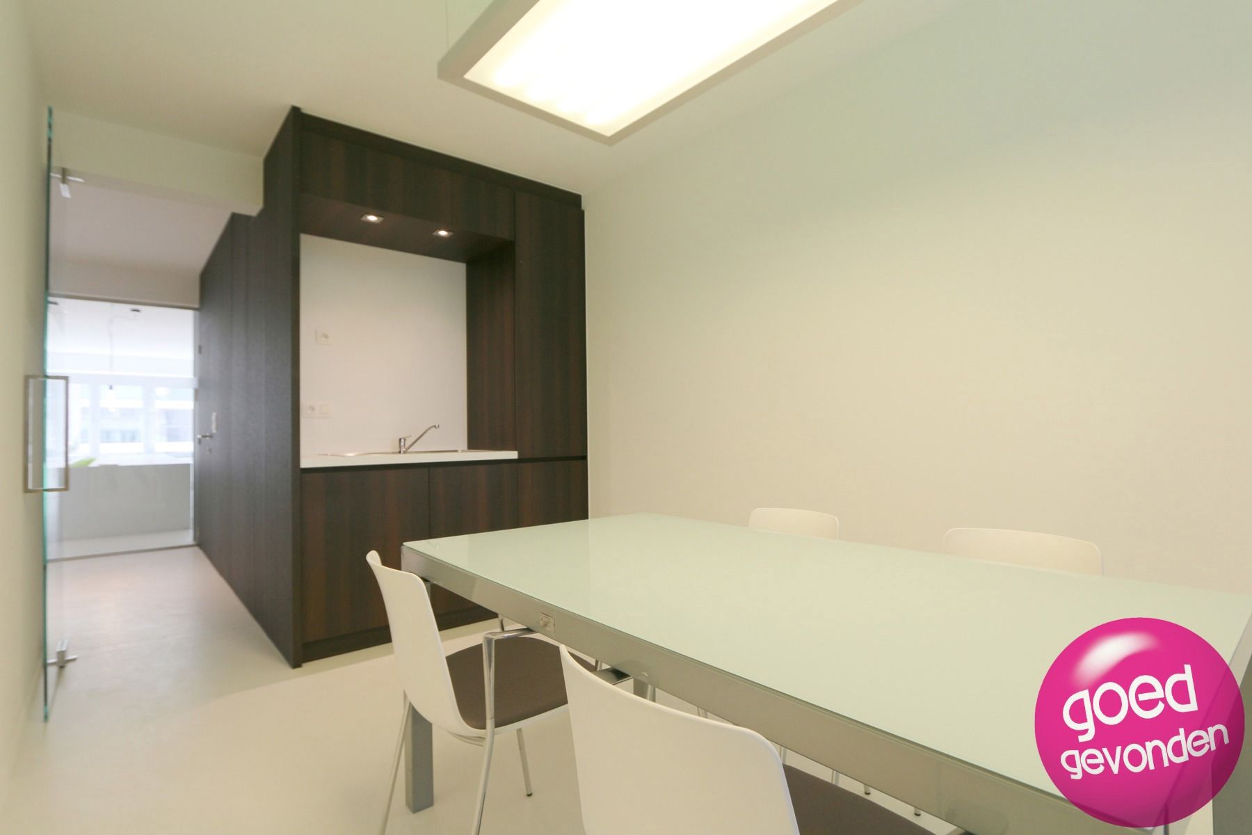 PLUG-IN modern kantoor + veel passage foto 28