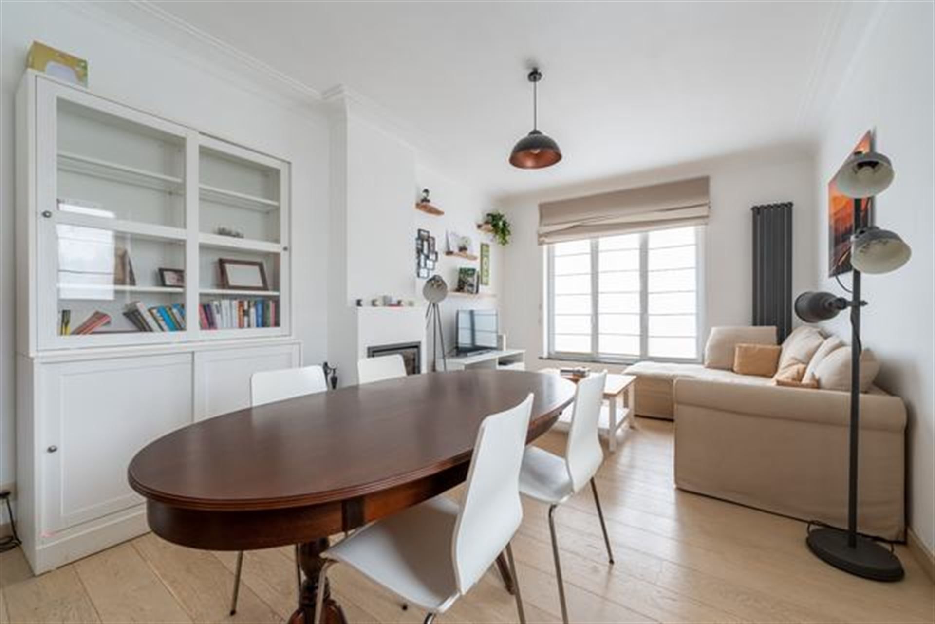 Hoofdfoto van de publicatie: Mooie halfopen woning vlakbij het zoniënwoud. 