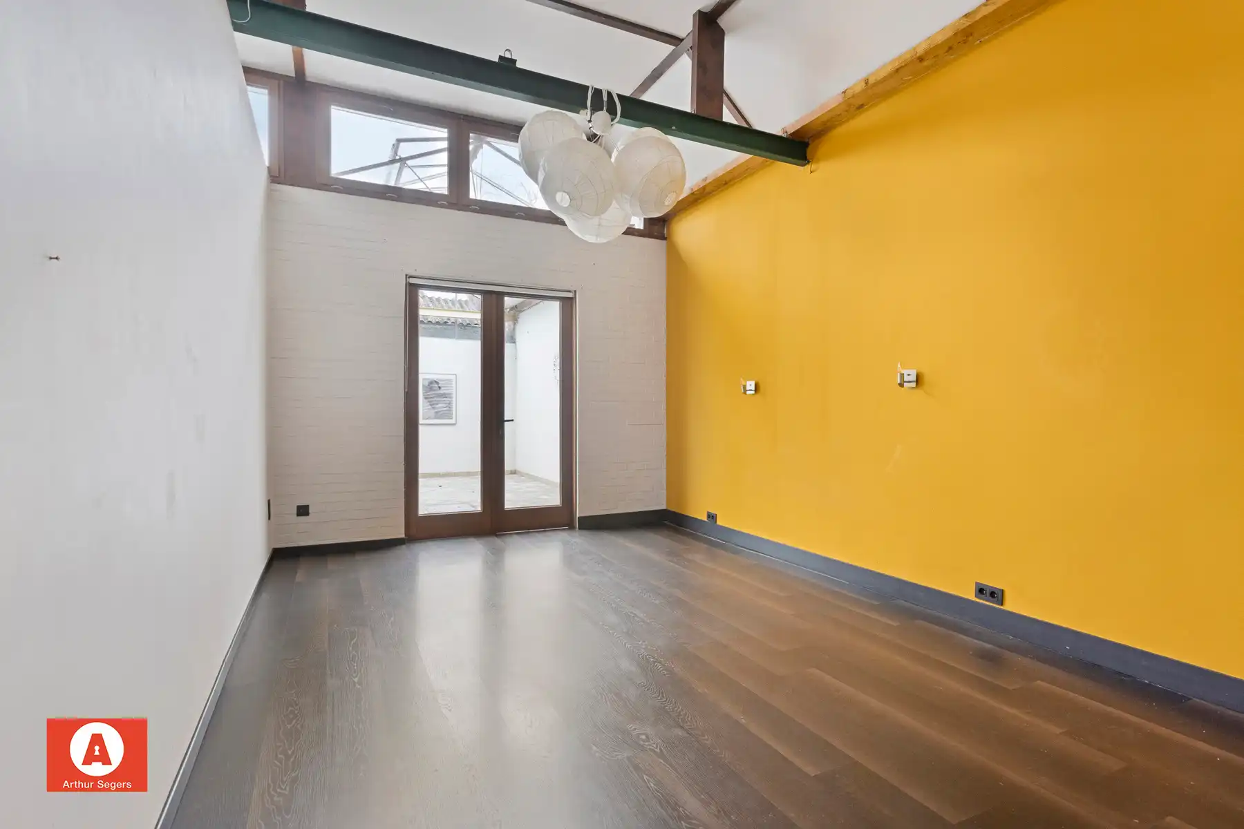 Energiezuinig gelijkvloers app: 116 m², pal bij het centrum. foto 9