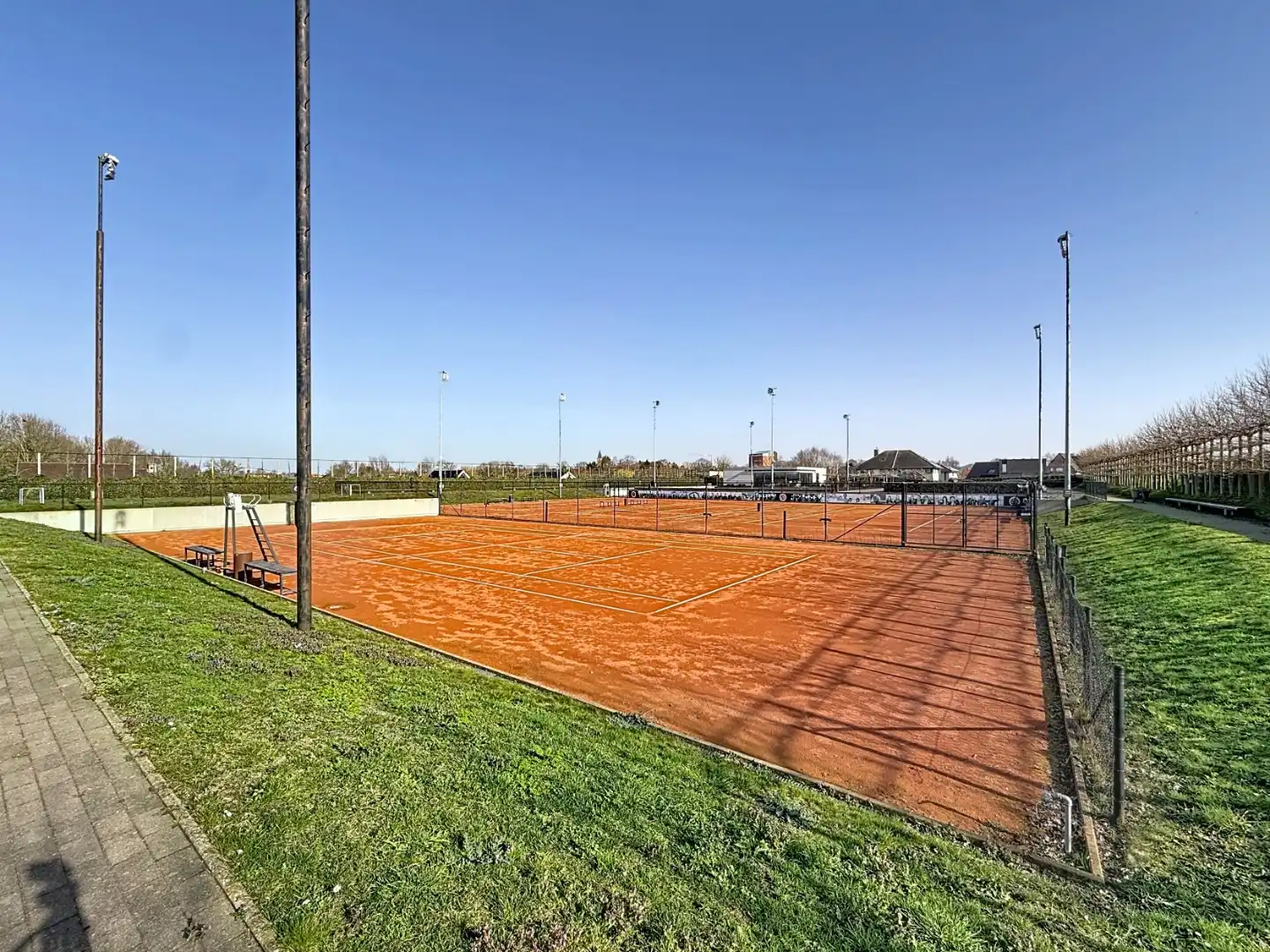 Tenniscomplex met horecagelegenheid te Torhout foto 4