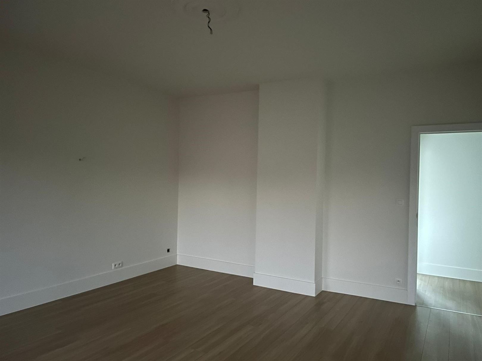 Gerenoveerde woning met vier slaapkamers en garage op rustige locatie foto 17