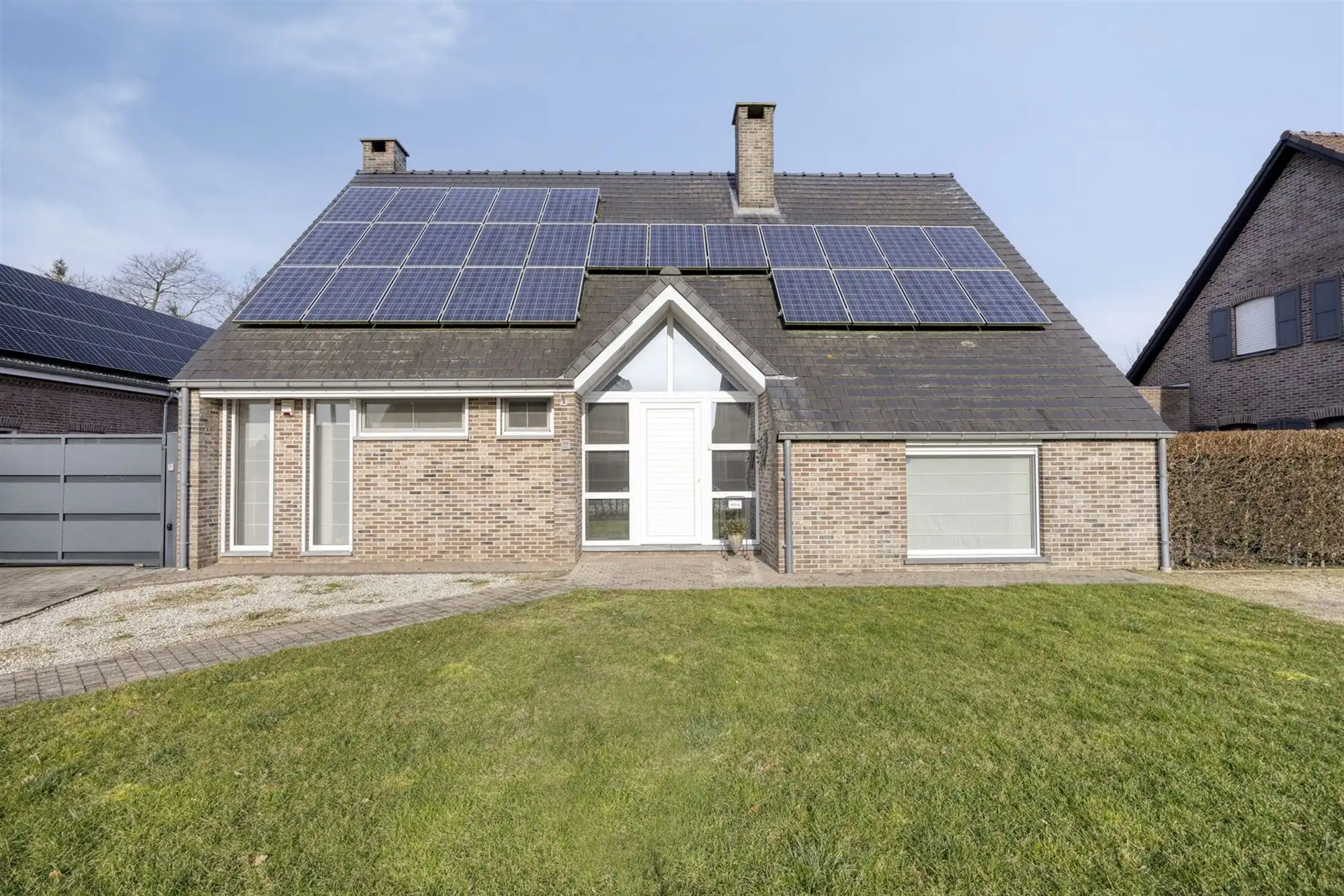 Exclusieve villa, extra garage en zonnige tuin op 1.100 m² foto 2