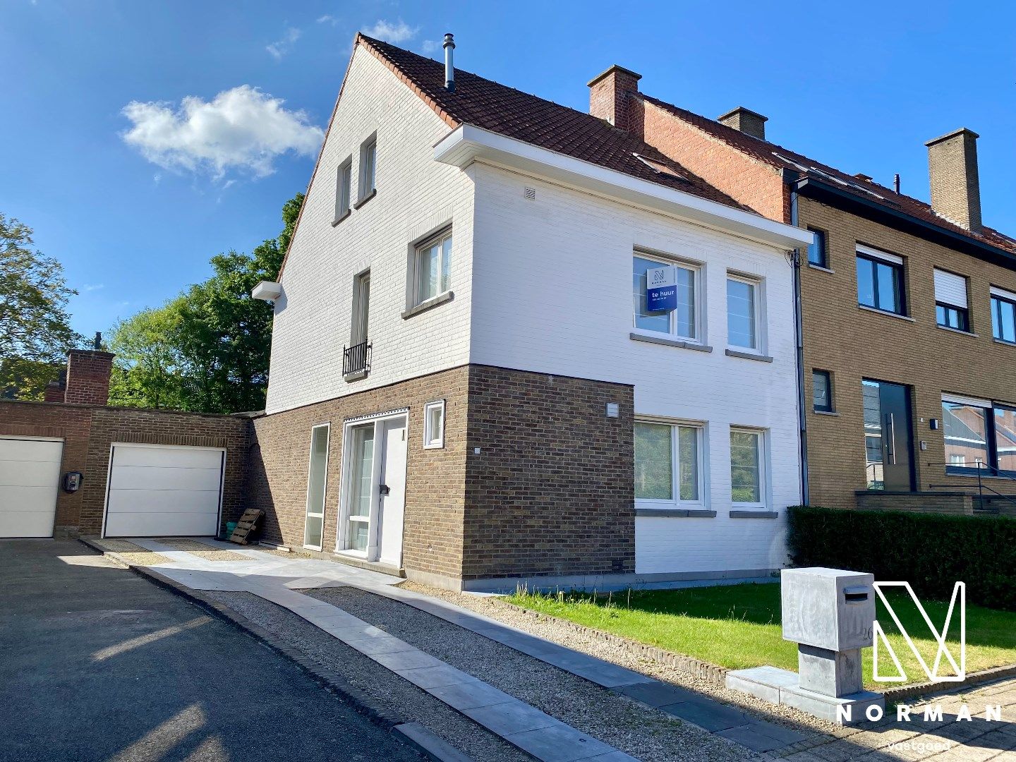 Halfopen woning te huur in het centrum van Kortrijk op een topligging! foto {{pictureIndex}}