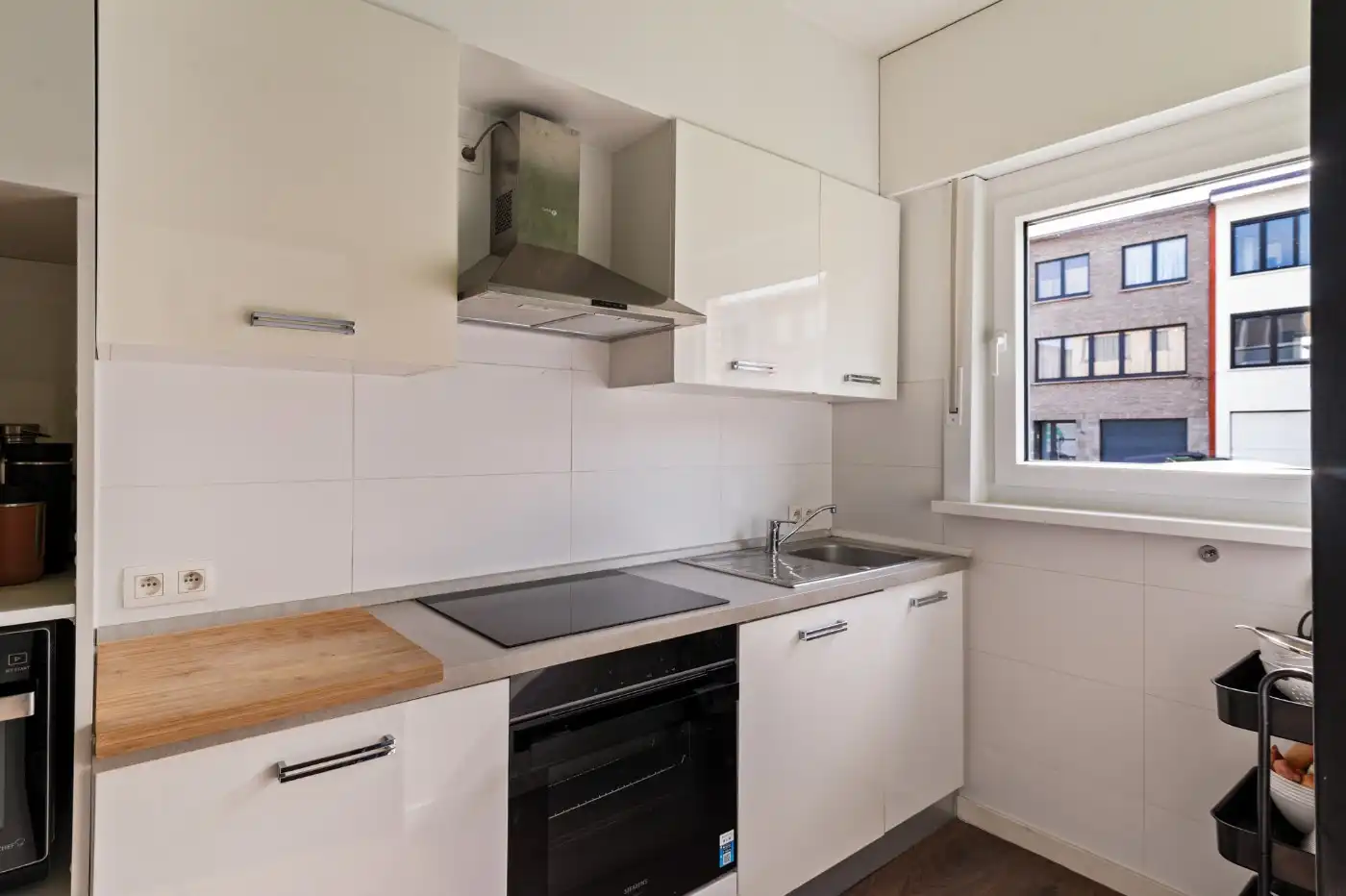 Keurig gerenoveerd, gelijkvloers appt. met 2 slpk., terrasje en garagebox foto 6