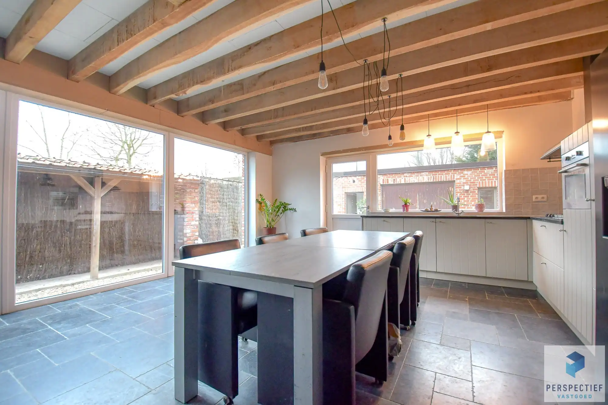 BEZOEKMOMENT WOENSDAG 29/03 VAN 16U TOT 18U | Ruime woning met tuin, kleine weide & bijgebouw gelegen in landelijke omgeving in Oedelem op  1 365 m² foto 13