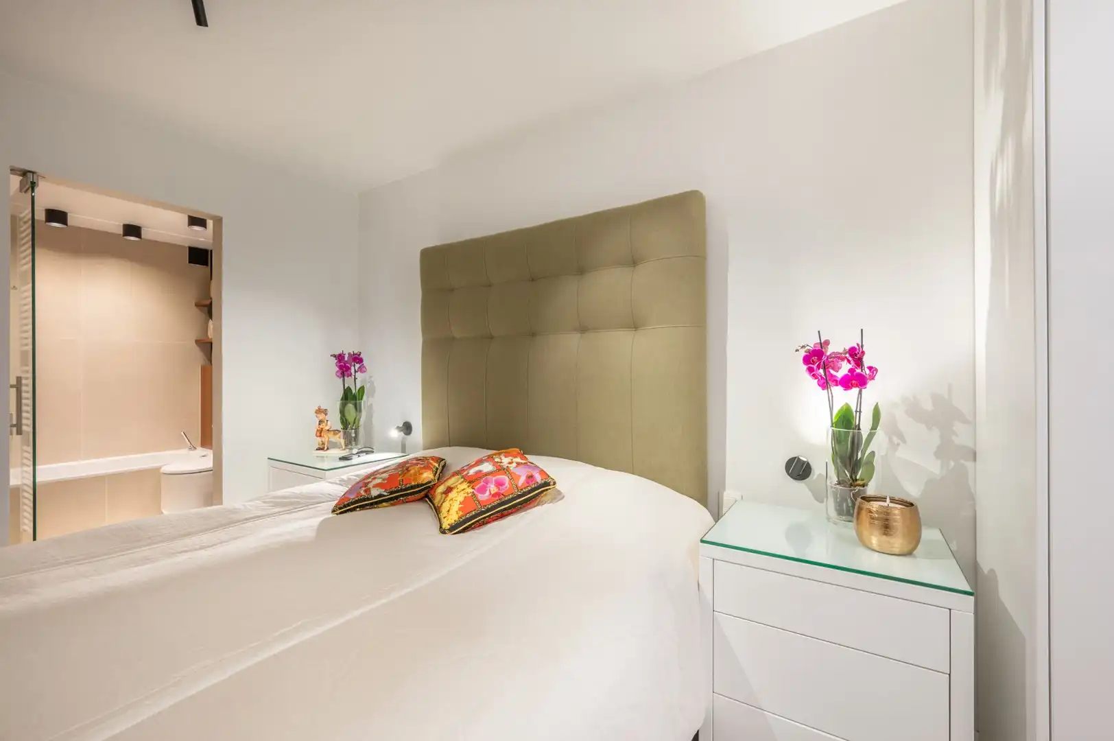 Designappartement met panoramisch zeezicht! foto 12