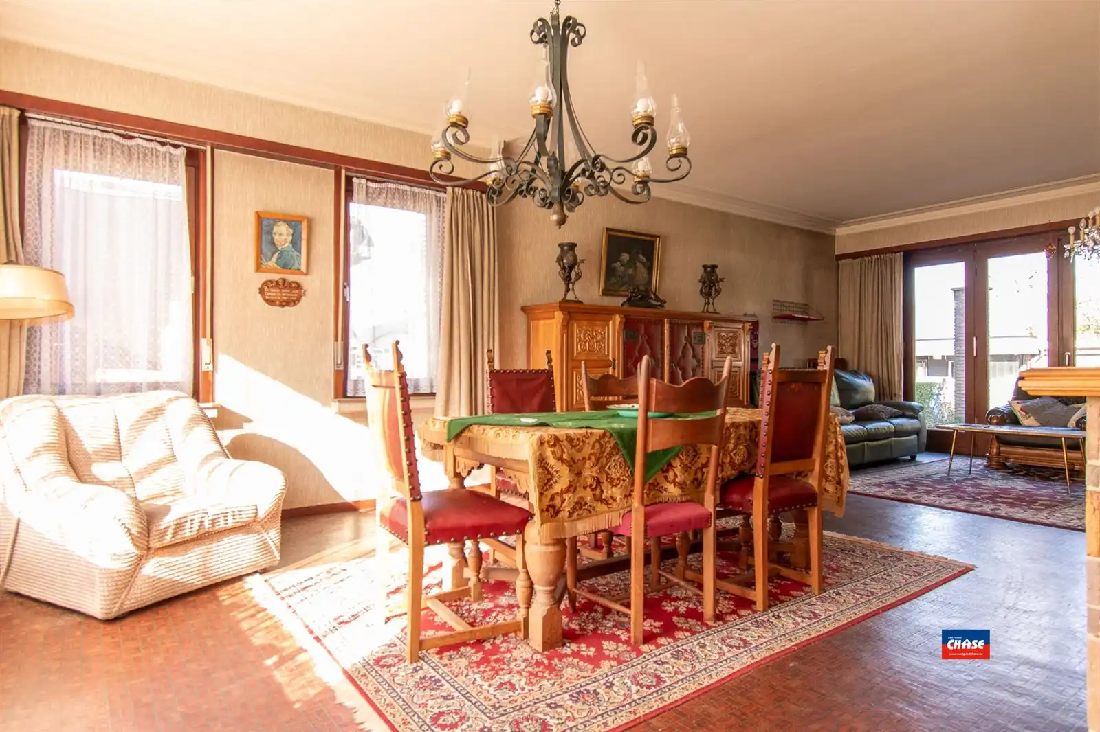 Ruime open gezinswoning met tuin en twee garageboxen  foto 8