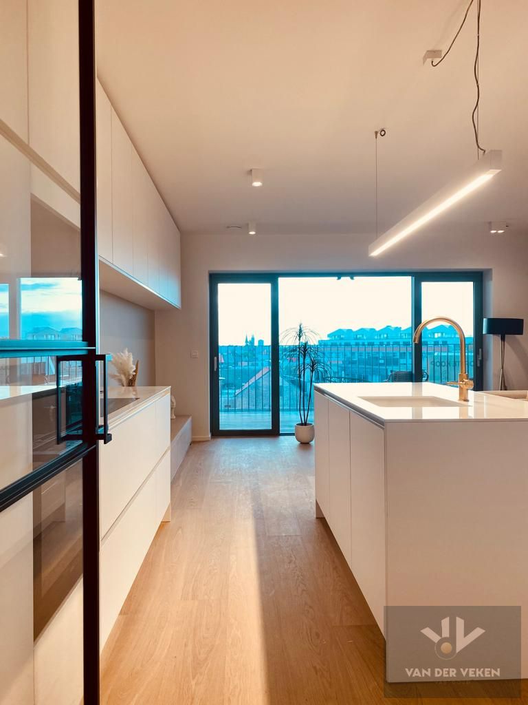 LUXUEUS 2 SLAAPKAMER APPARTEMENT OP EEN TOPLOCATIE foto 2