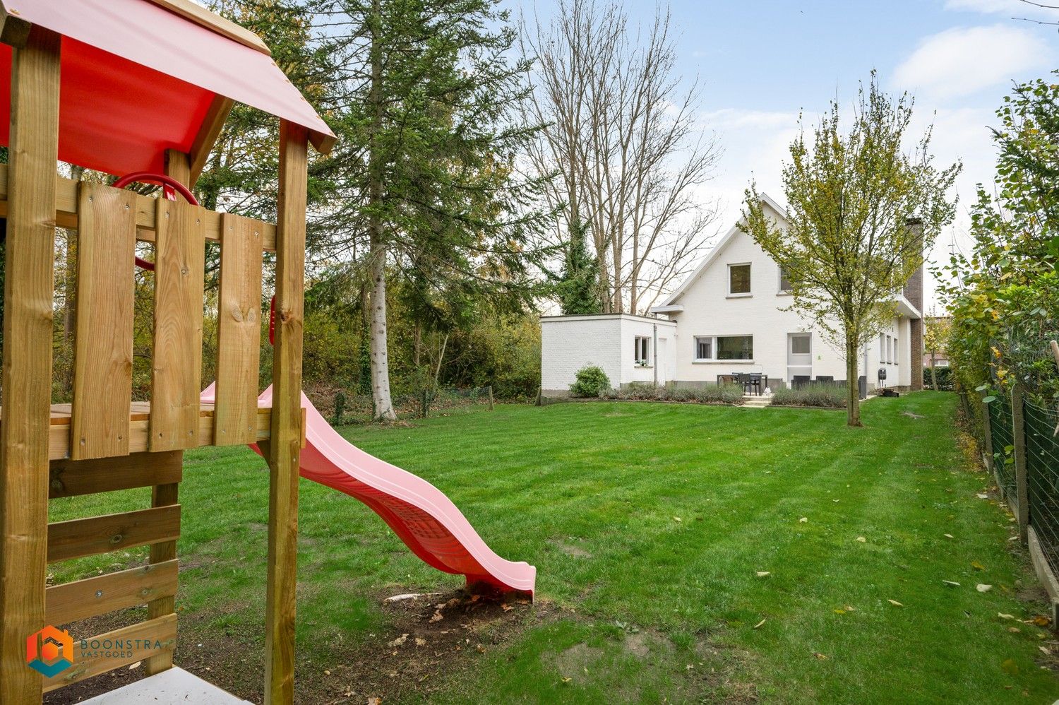 Leuke gezinswoning met 4 slpkrs en leuke tuin (1200 m²) foto 3