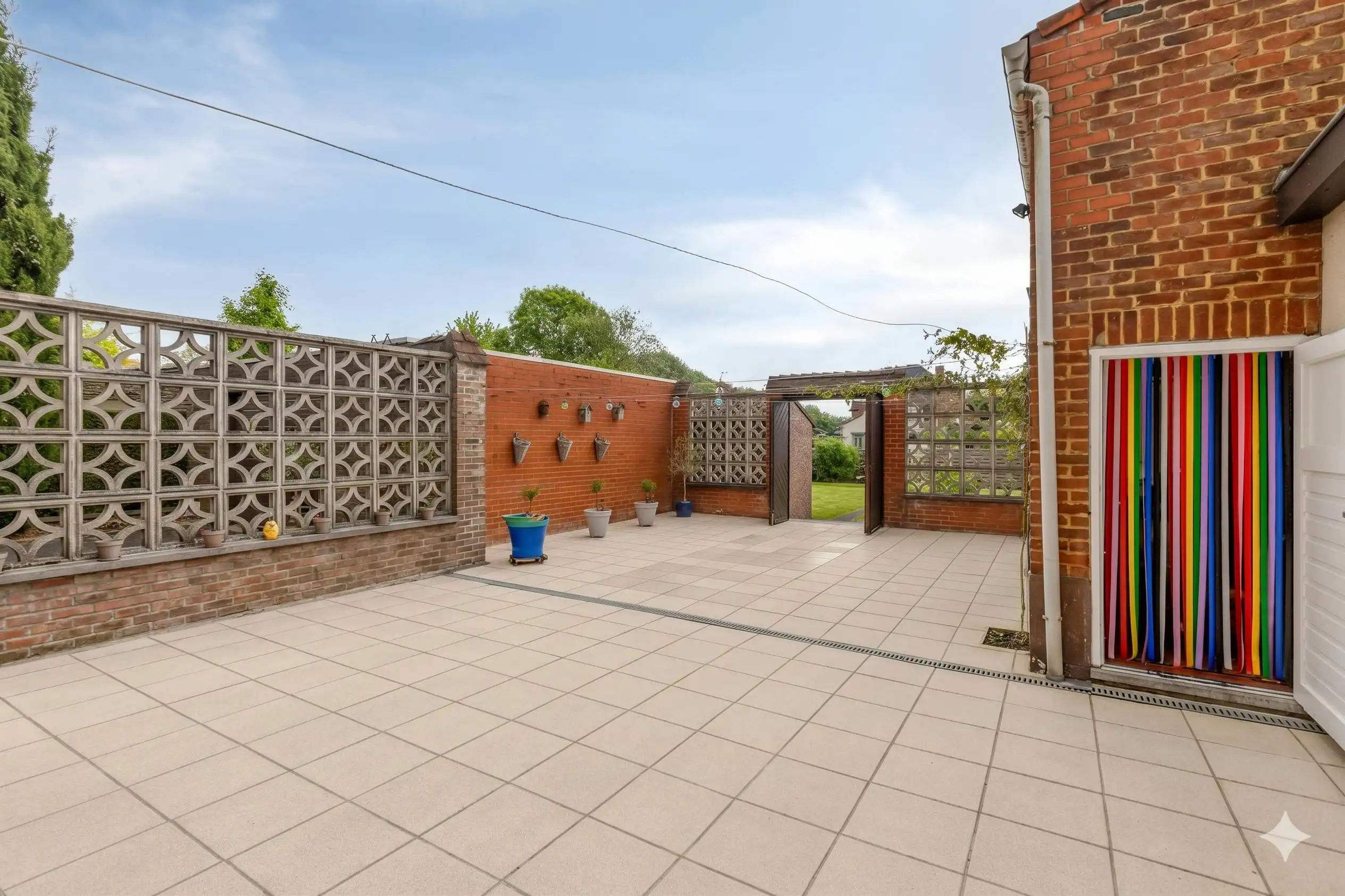 Ruime woning met 3 slaapkamers en grote tuin te koop! foto 17