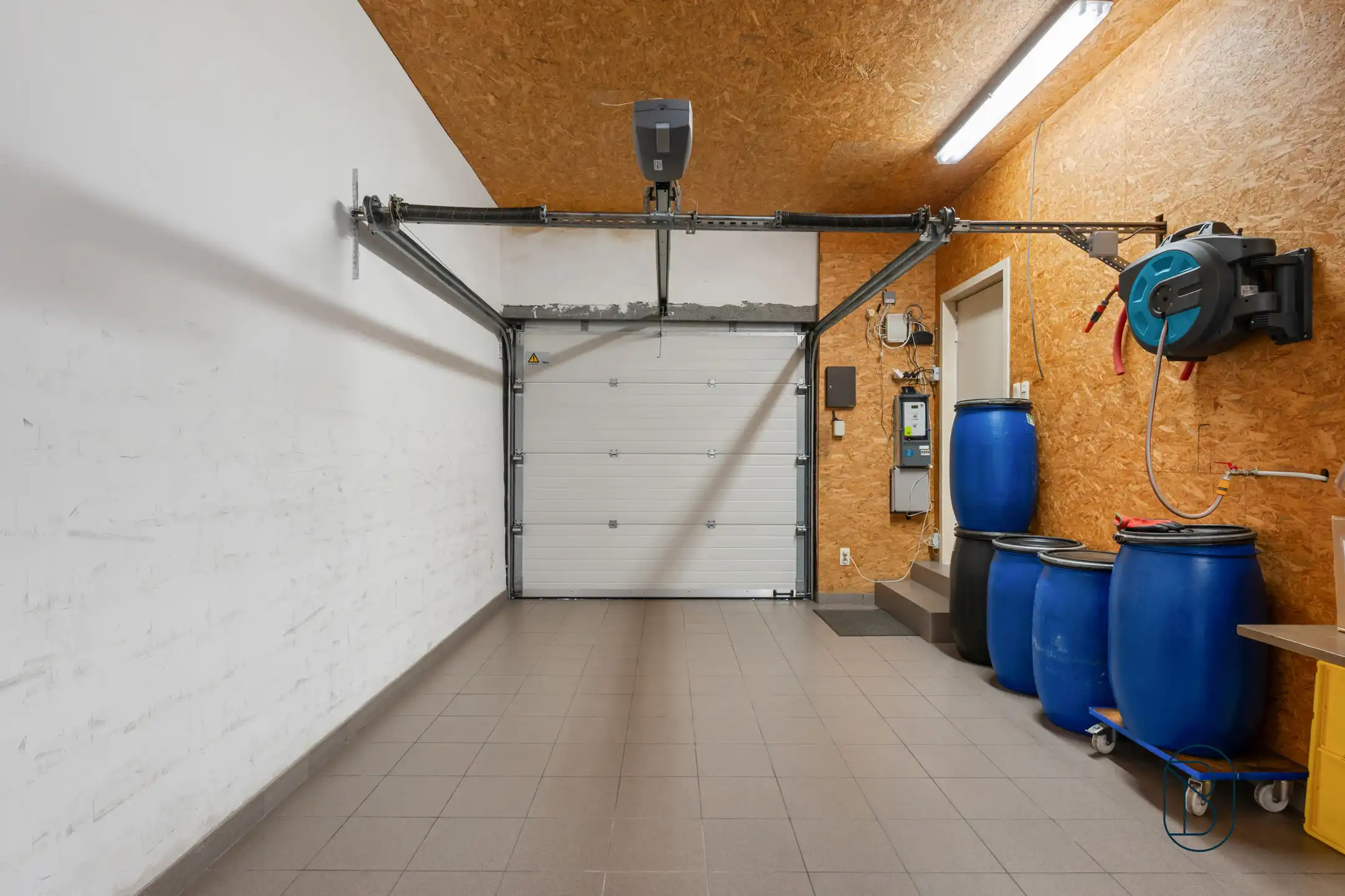 Topgelegen frituur en instapklaar duplex appartement foto 12