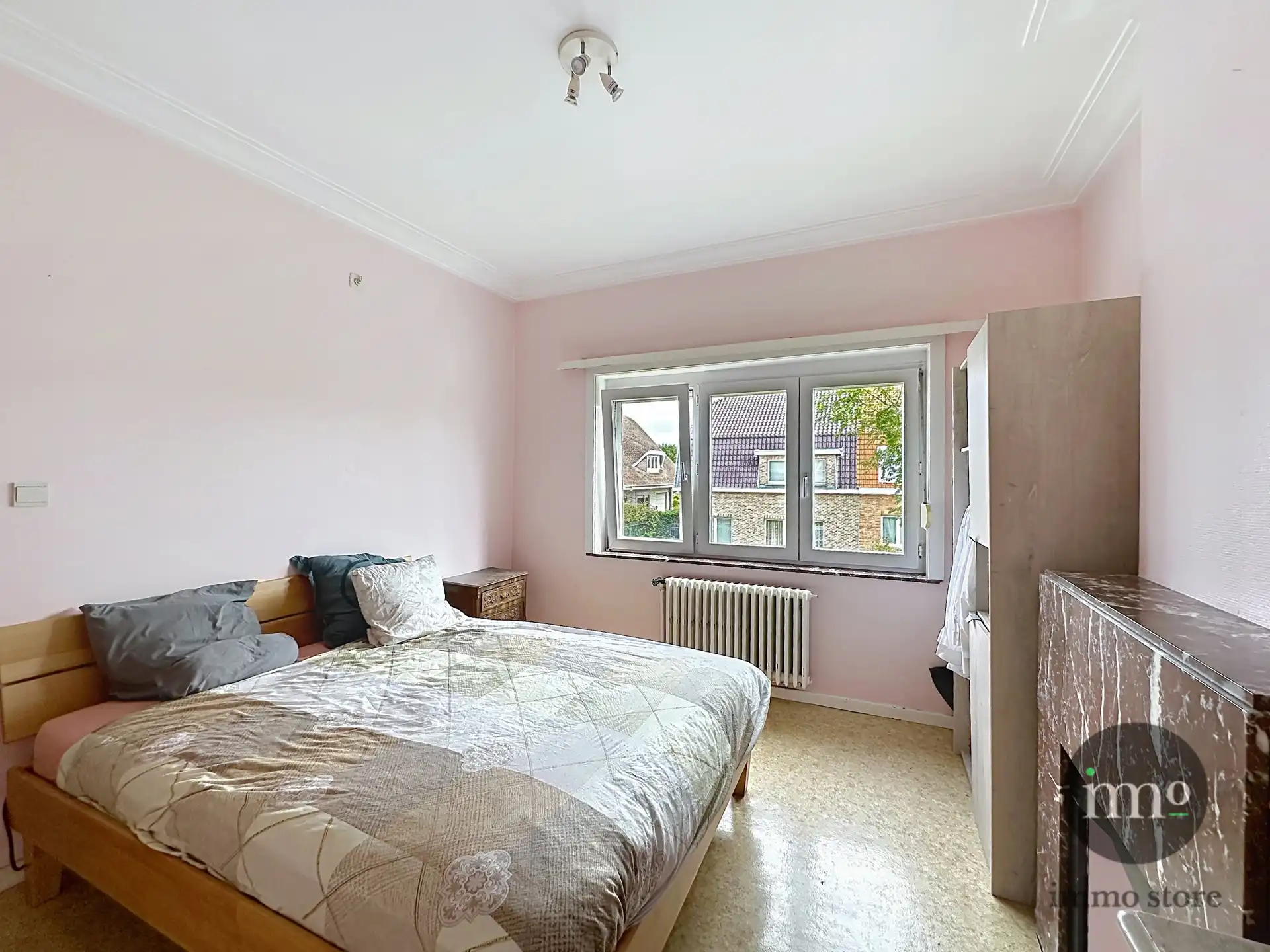 CHARMANTE driegevel woning met GEZELLIGE TUIN foto 13