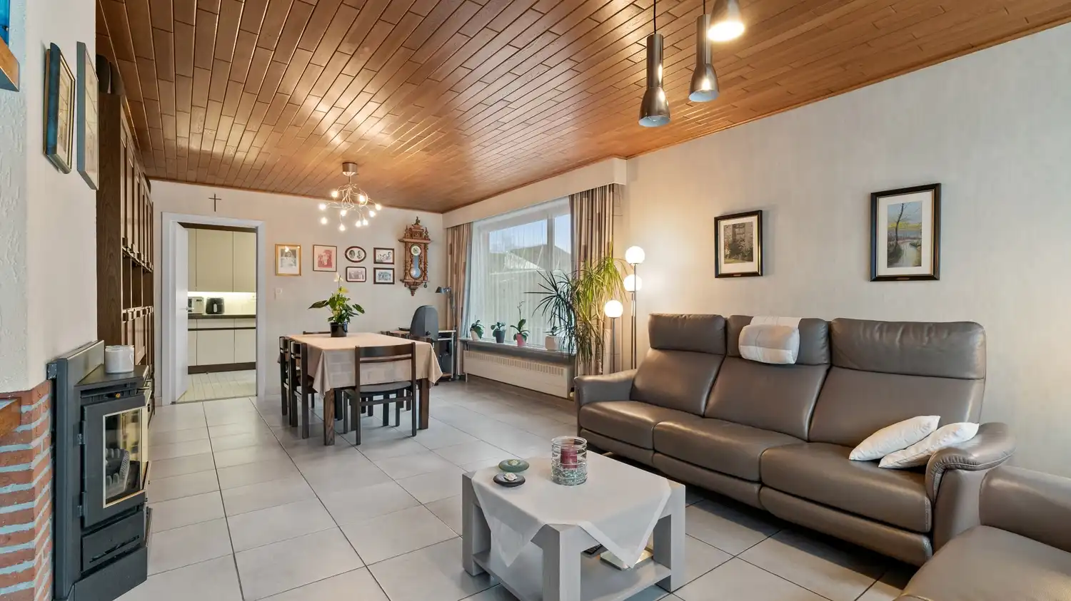 Charmante gelijkvloerse open bebouwing met 3 slaapkamers foto 3