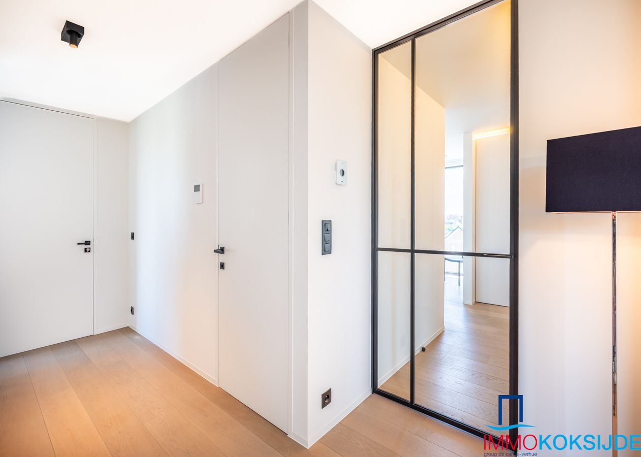 Exclusief penthouse met 2 slaapkamers en ruim terras in moderne residentie foto 23