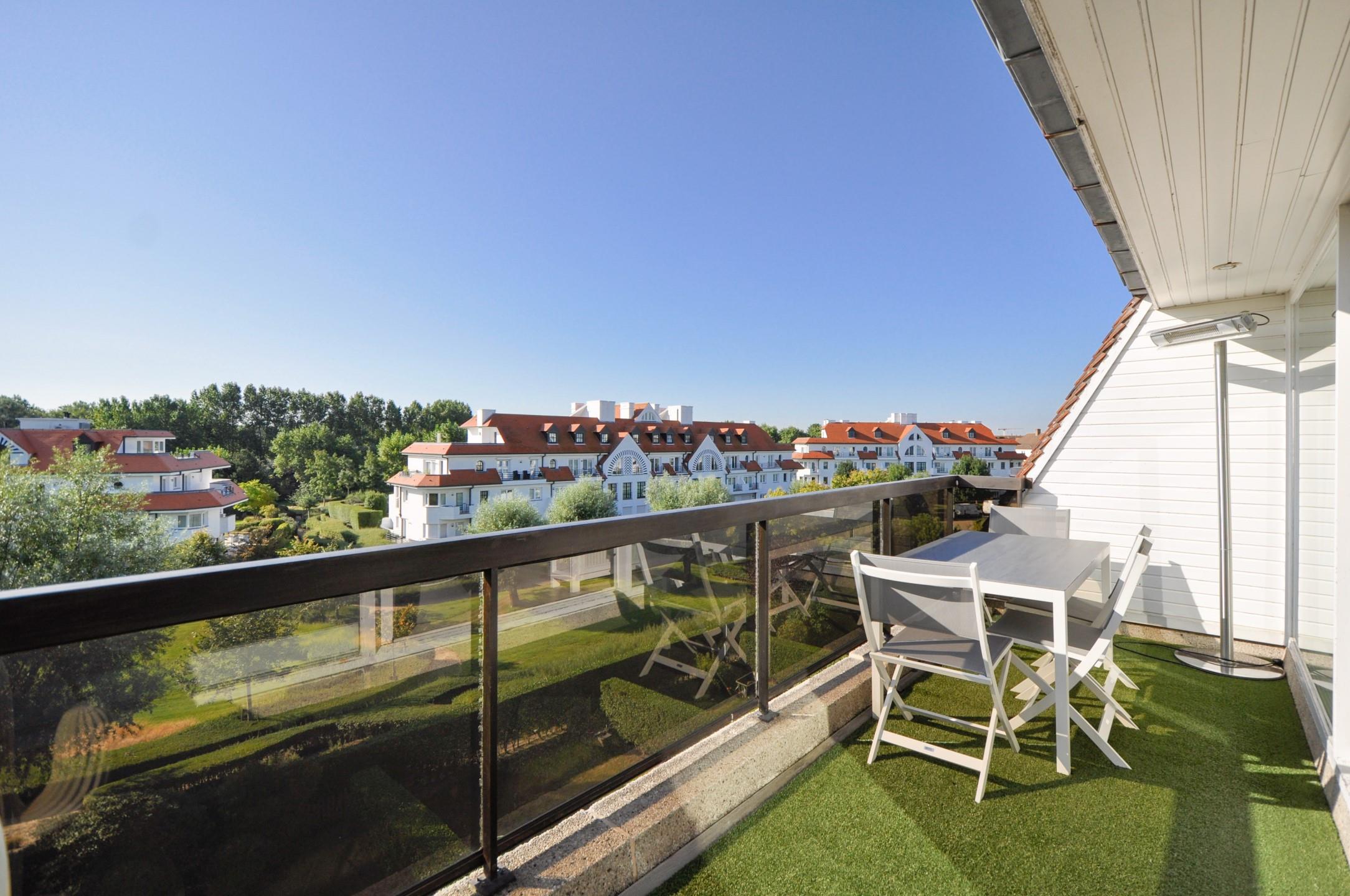 Zonnig appartement in villaresidentie met schitterend terras foto 4