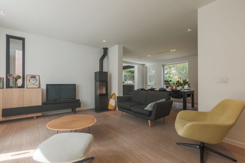 Ruime, hedendaagse woning met 3 slaapkamesr, 2 badkamers, tuin, garage...Energielabel C. foto 3