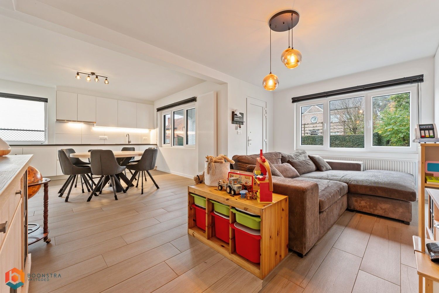 Gerenoveerde woning met 3 slpkrs op 683m foto 3