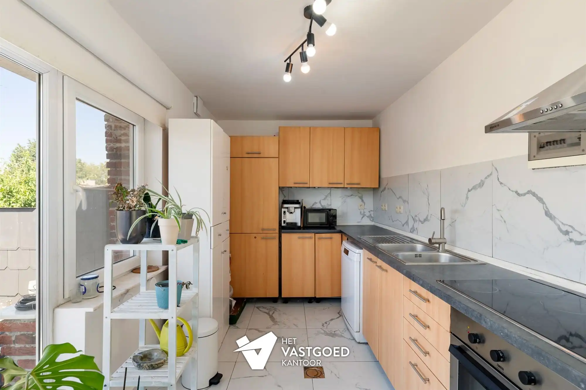 RECENT GERENOVEERDE WONING (172M²) MET 3 SLAAPKAMERS EN GEZELLIGE STADSTUIN TE MOLENSTEDE foto 13