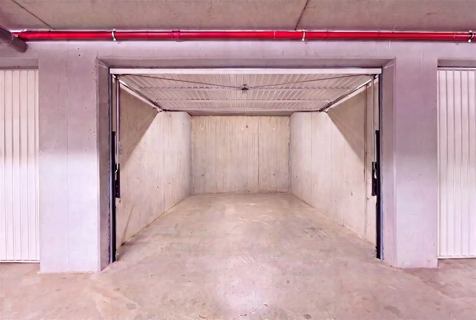 Charmant  2-slaapkamer appartement met 2 terrasjes en afgesloten garagebox, gelegen nabij het centrum van Maaseik.  foto 13