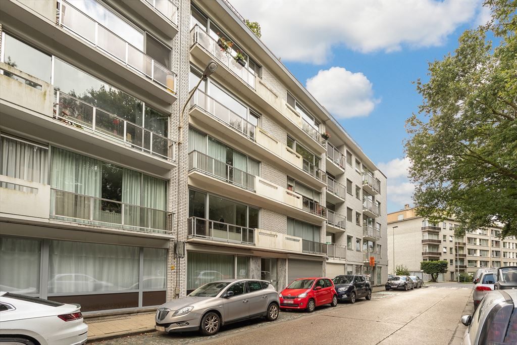 Verzorgd appartement met groen uitzicht foto 15