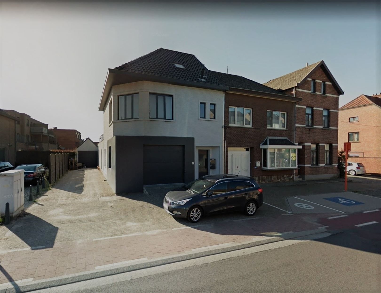 TE HUUR: gelijkvloers appartement met 2 slaapkamers en tuintje! foto {{pictureIndex}}