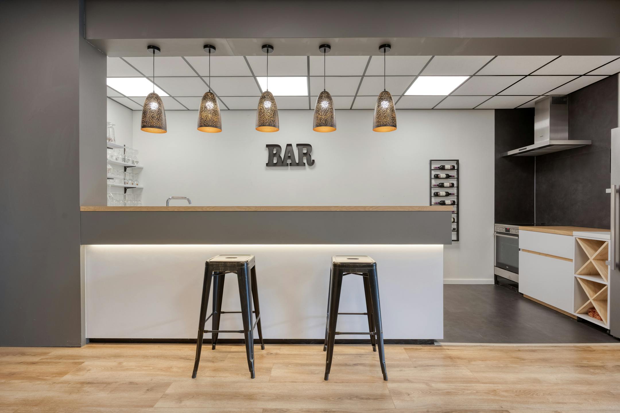 Unieke handelswoning met magazijn in Zomergem foto 21