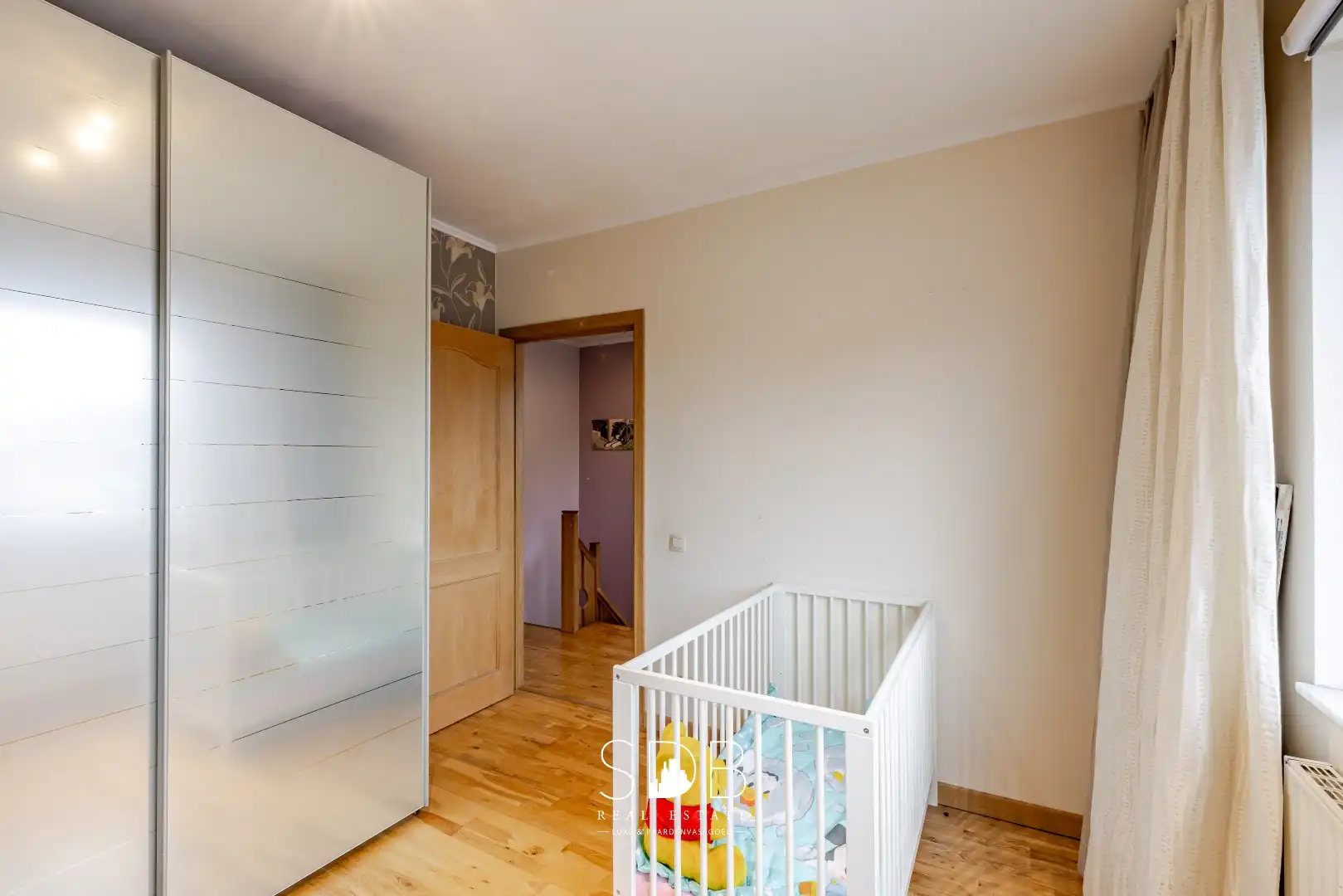 Instapklare half open bebouwing met gezinstuin foto 16