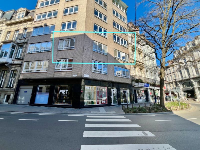 APPARTEMENT MET TWEE SLAAPKAMERS IN HARTJE GENT foto {{pictureIndex}}