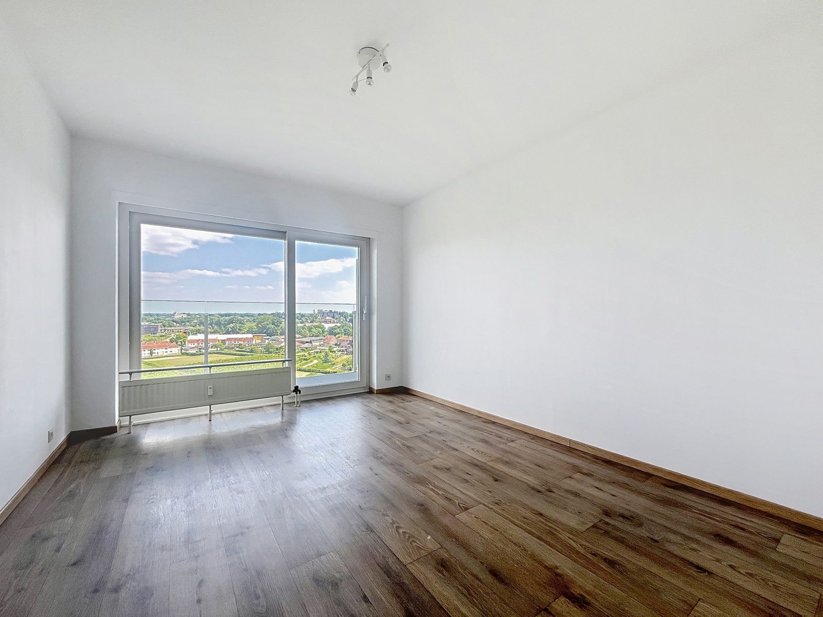 Vernieuwd app met 2 slpks en balkon foto 10