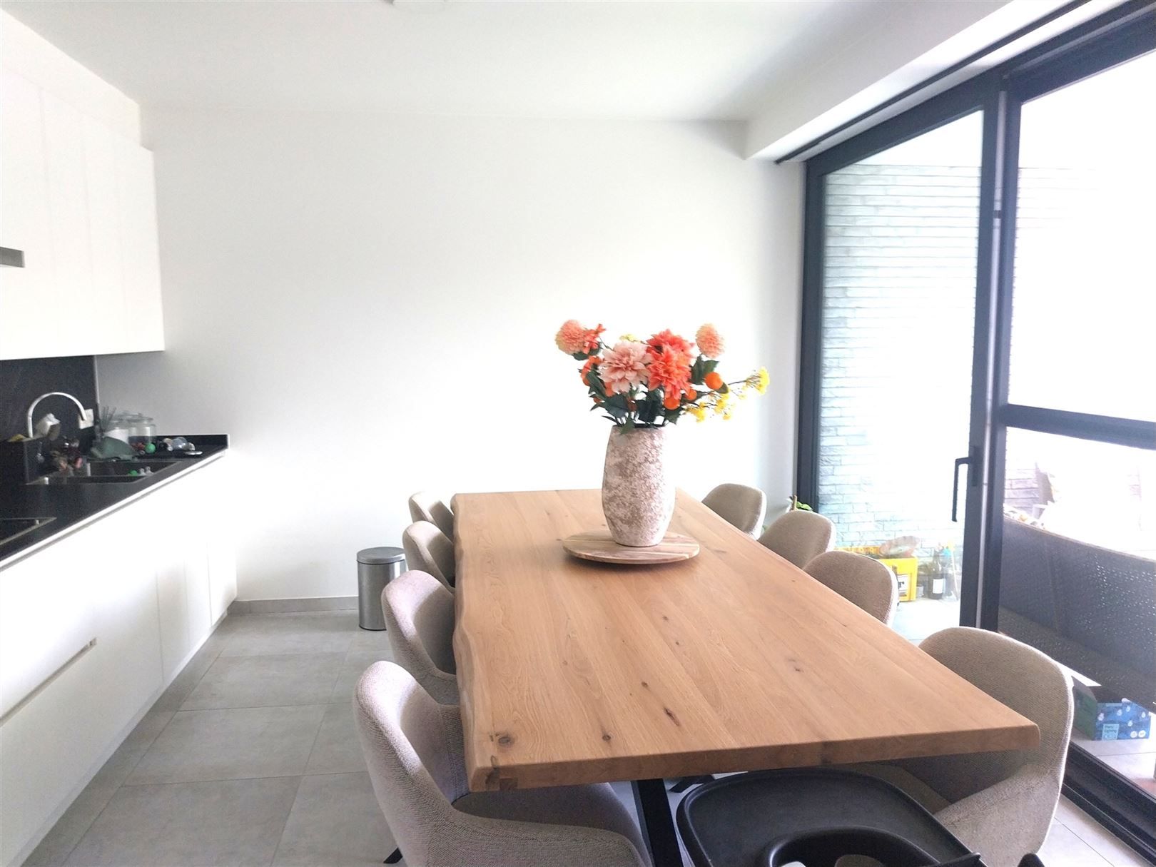 TE HUUR: recent appartement met 2 slaapkamers te Koersel! foto 5