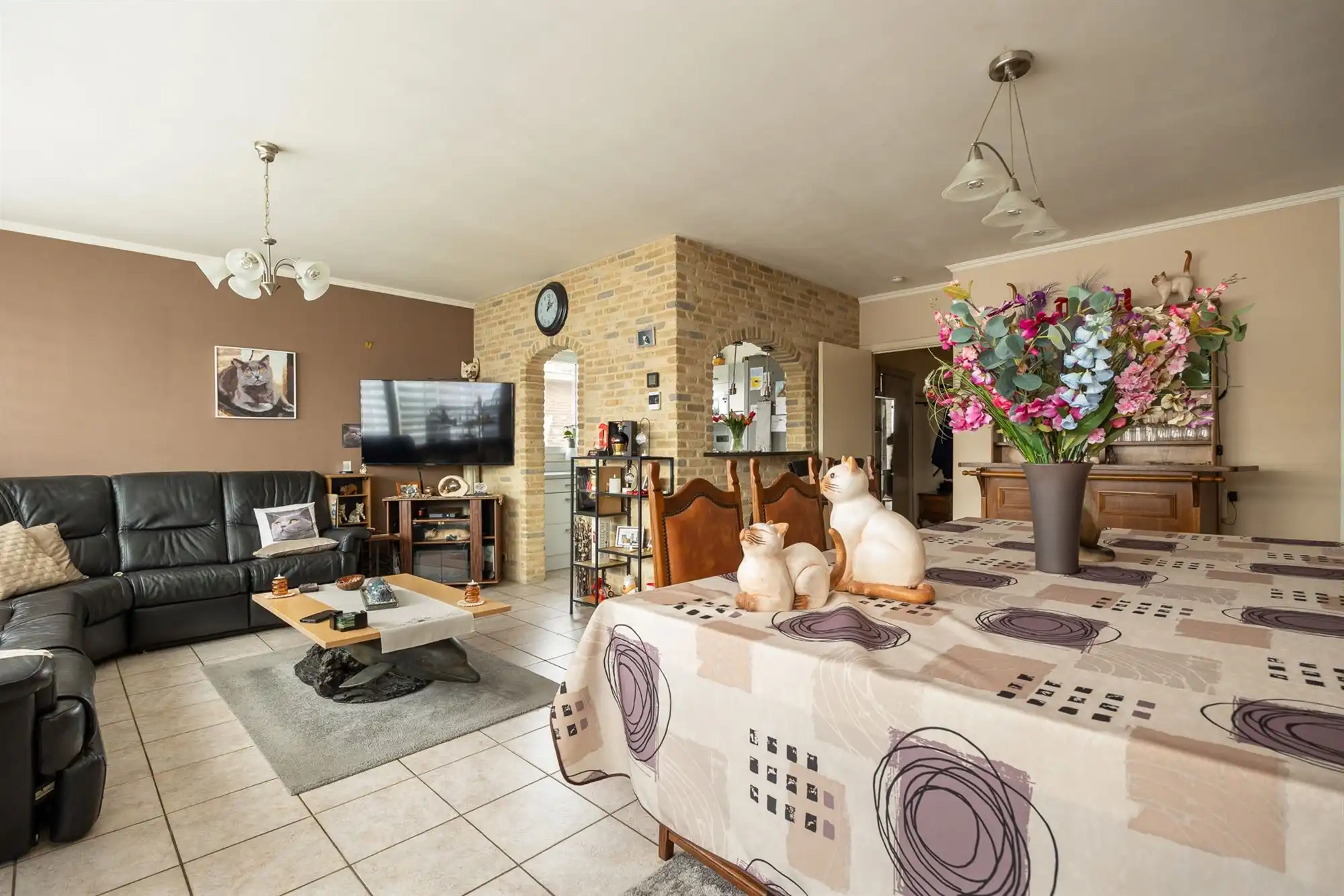 Instapklaar appartement met terras en garage foto 16