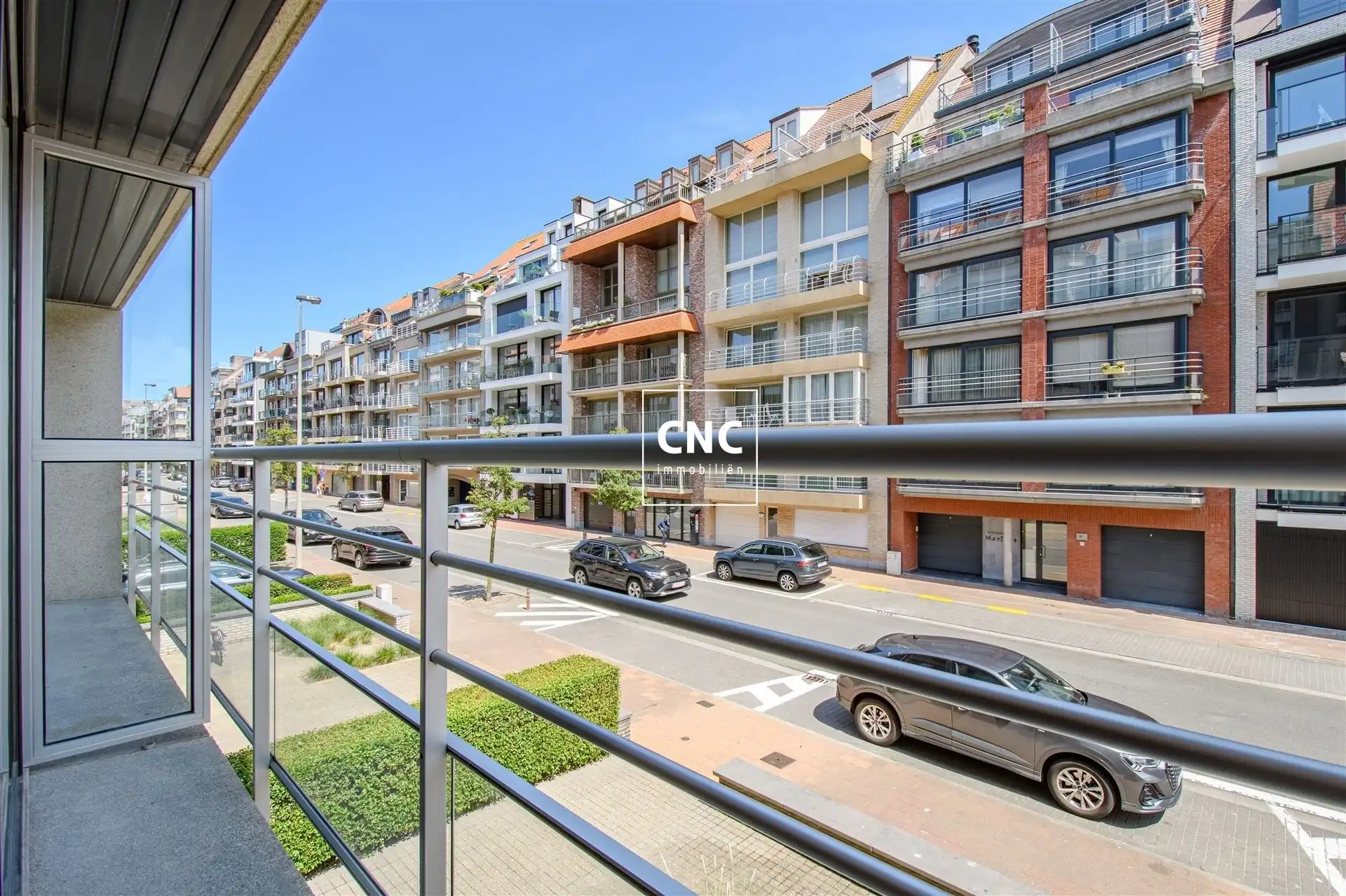 Ongemeubeld appartement met 2 slaapkamers in centrum Knokke foto {{pictureIndex}}