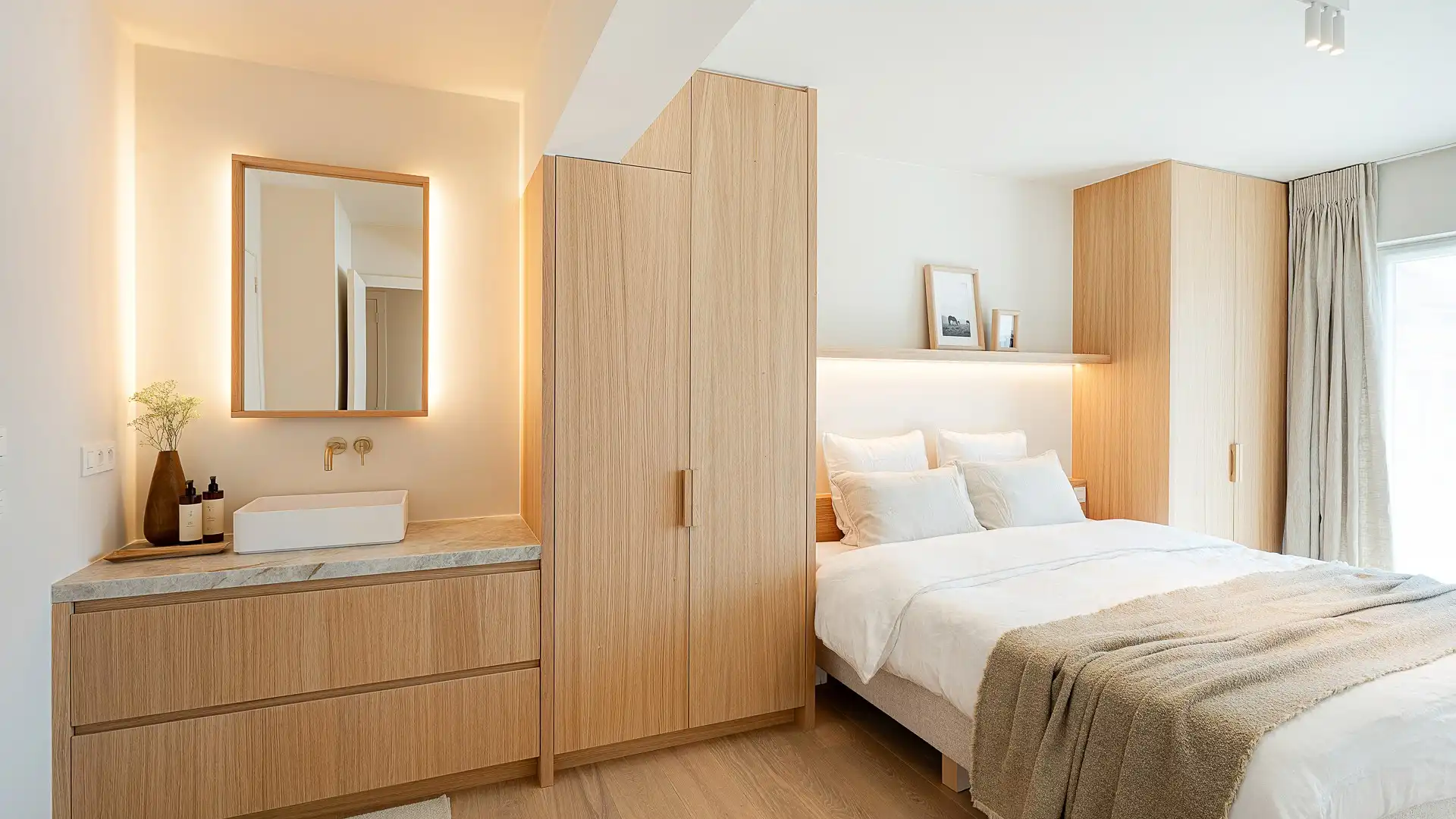 Luxueus afgewerkt appartement ideaal gelegen tussen Lichttoren- en Driehoeksplein foto 8