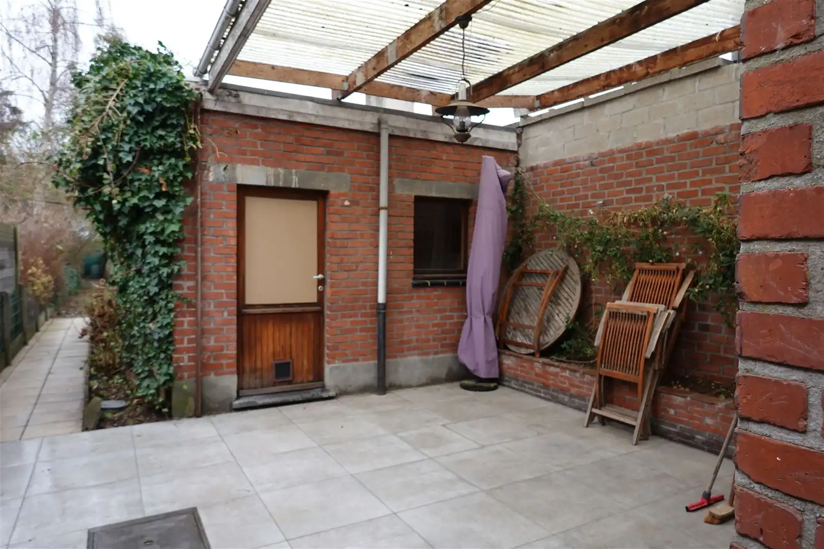 Rustig gelegen, ruime woning met 4 slaapkamers en tuin. foto 17