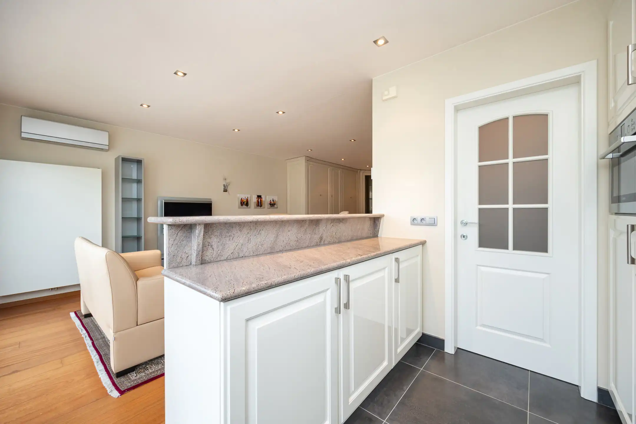 Appartement met terras en garagebox foto 9