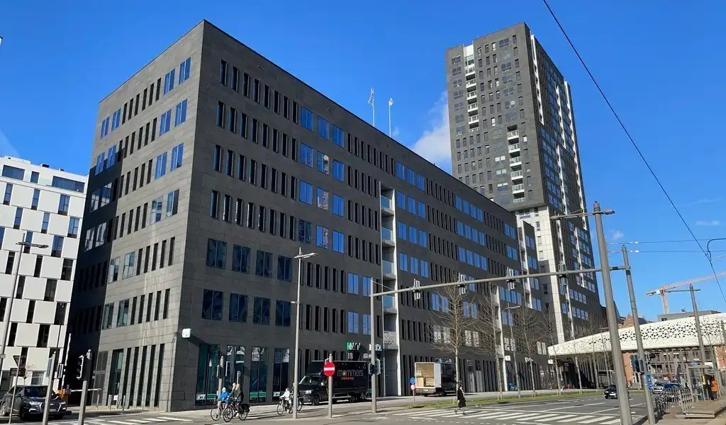 Gerenoveerde kantoorruimte te huur vlakbij het MAS Antwerpen foto {{pictureIndex}}