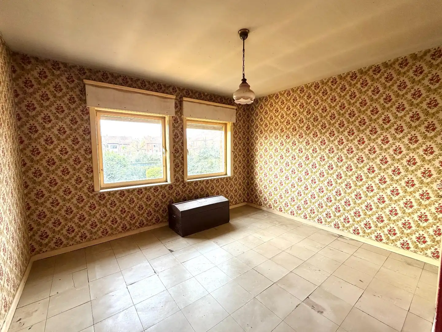 Te renoveren halfopen bebouwing met garage te koop in Harelbeke foto 11