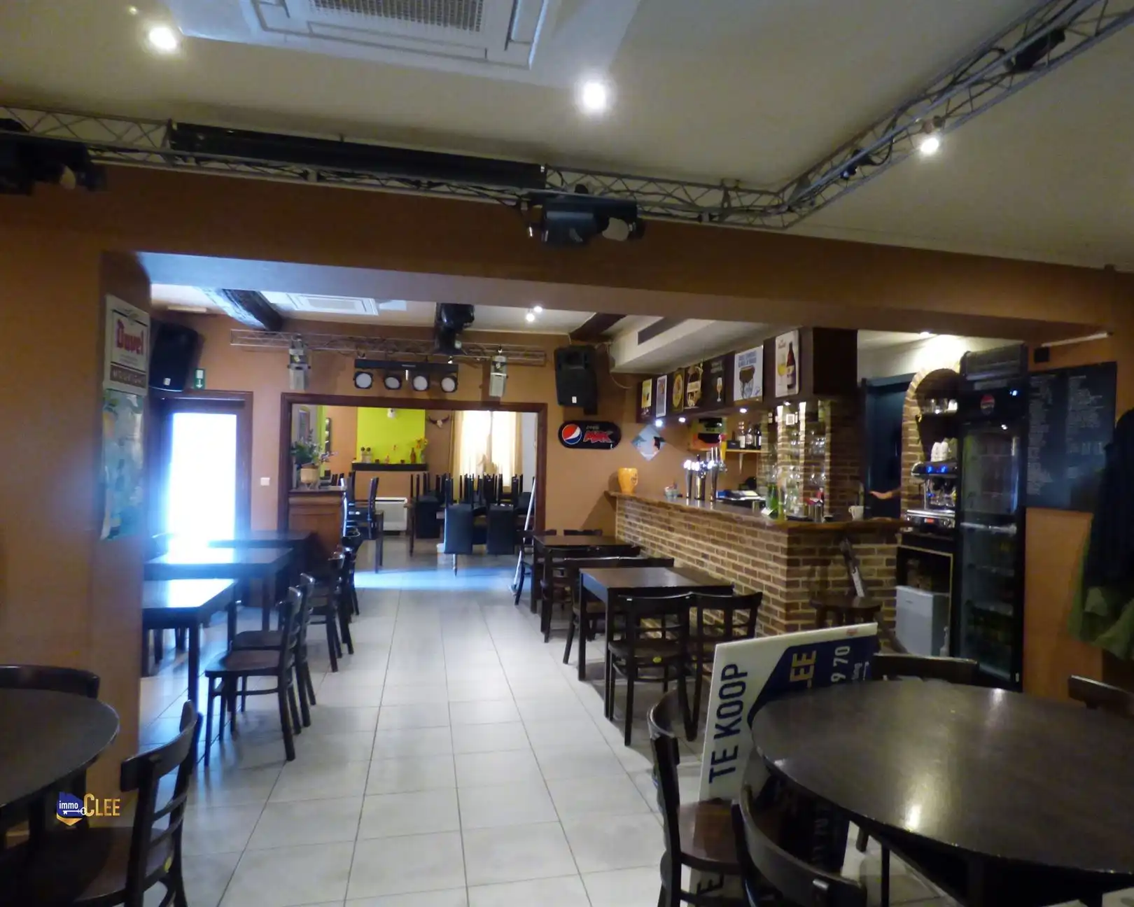 Karaktervol pand: horeca-uitbating of ruime woning foto 7