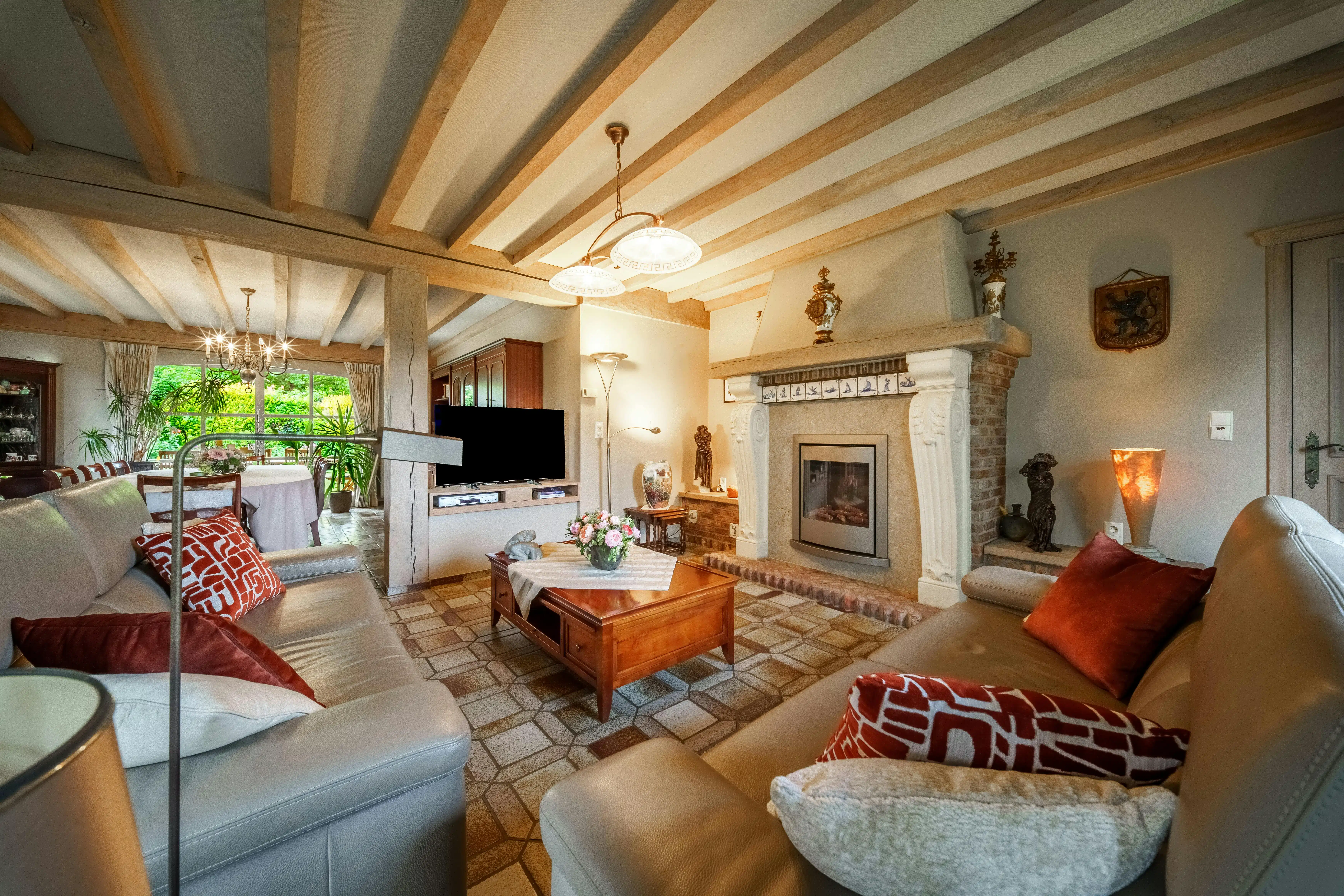 Karaktervol huis te koop in Merkem op 885m² foto 7