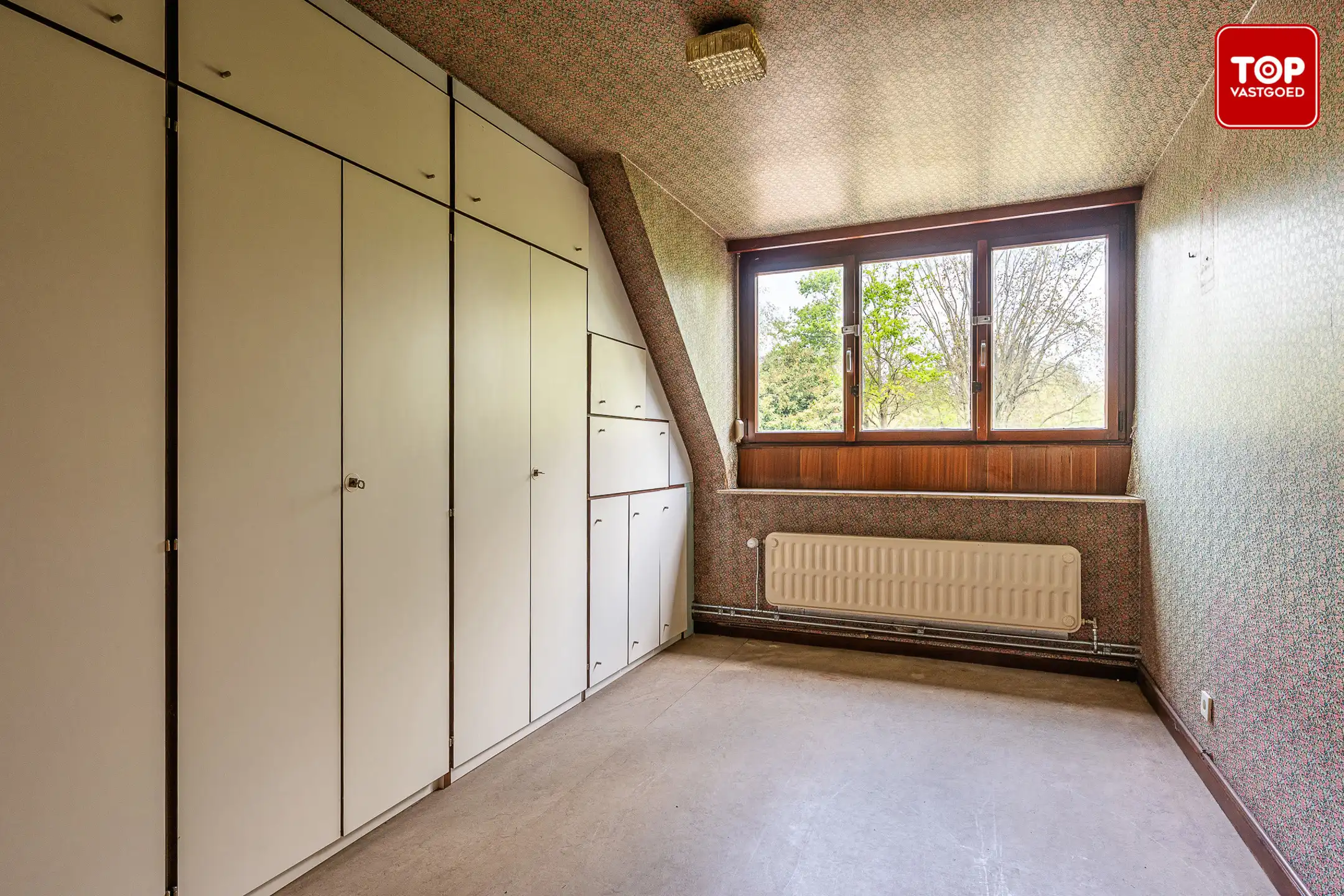 Te renoveren karaktervolle villa met 4 slaapkamers, gelegen op een perceel van 900 m². foto 19