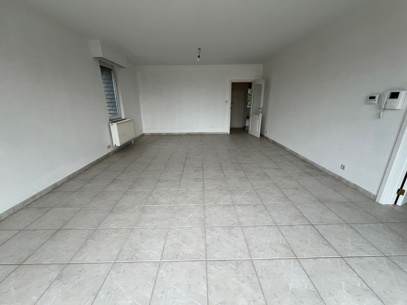 App met 2 slpk, bureau, terras en parking foto 8