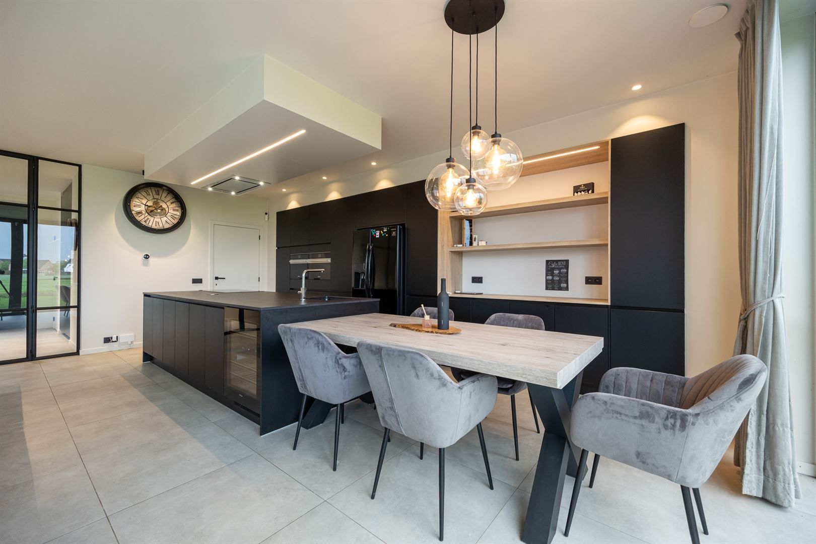 Moderne gezinswoning met open zicht foto 5