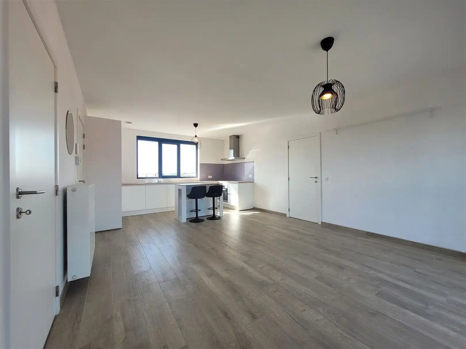Ongemeubeld appartement met 1 slaapkamer foto 4