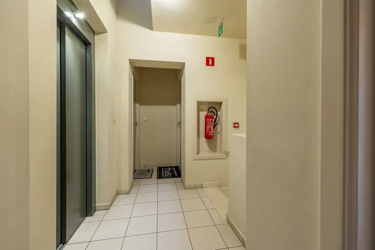 Duplex met twee slaapkamers en autostaanplaats op rustige locatie foto 26