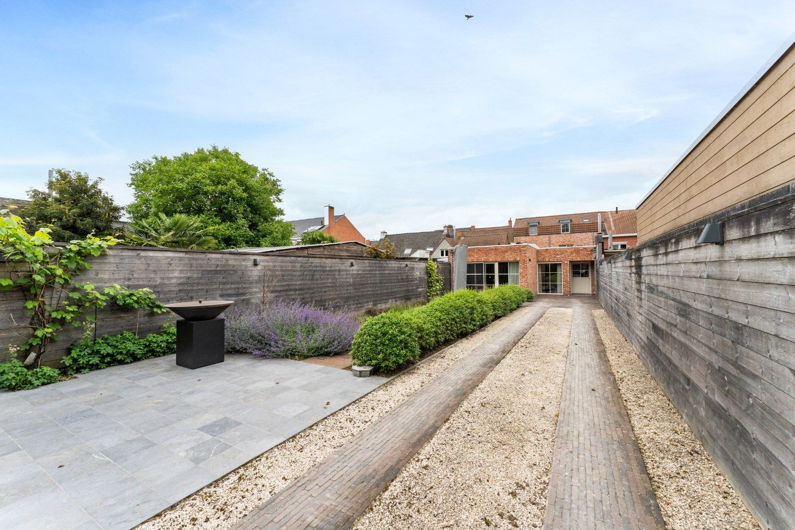 PRACHTIGE WONING MET EIKEN BIJGEBOUW | HANDELSRUIMTE & 4 GARAGES!!!  foto 7